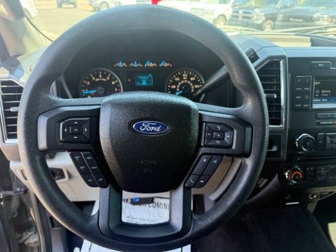 Used 2017 Ford F150 XLT RWD image 11