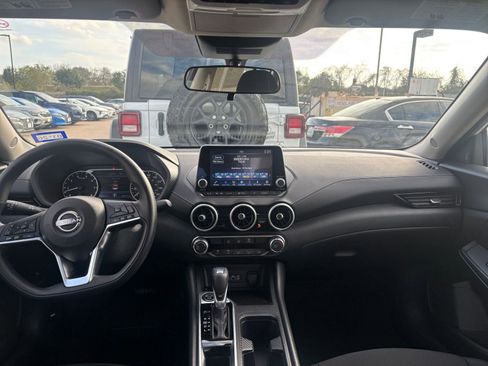 Used 2025 Nissan Sentra SV image 30