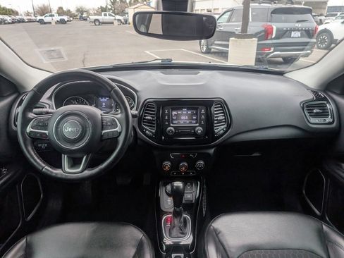 Used 2018 Jeep Compass Latitude image 14