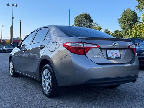 Used 2016 Toyota Corolla LE FWD image 4