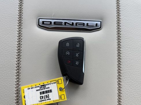 New 2026 GMC Yukon XL Denali w/ LPO, Floor Liner Package RWD image 36