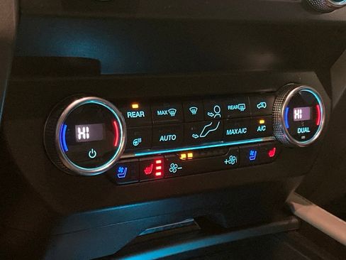 Used 2019 Ford Expedition Max XLT w/ Equipment Group 202A image 27