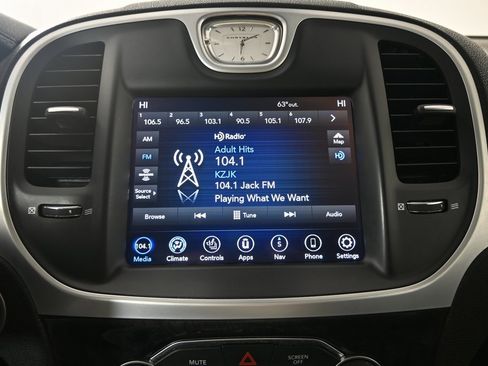 Used 2023 Chrysler 300 Touring L w/ Popular Equipment Group image 27