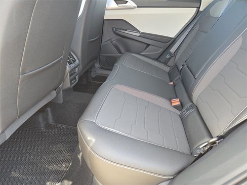 New 2026 Volkswagen Taos SE image 22