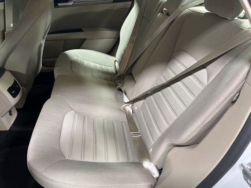 Used 2019 Ford Fusion SE FWD image 23