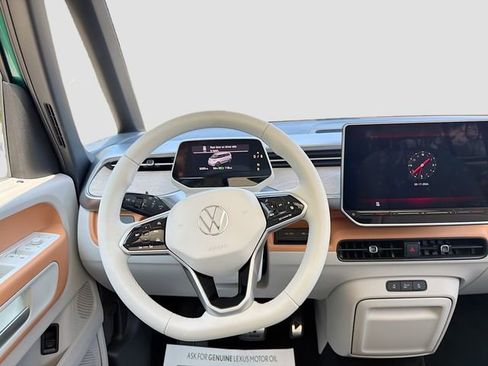 Used 2025 Volkswagen ID. Buzz Pro S Plus image 17
