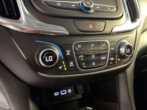 Used 2020 Chevrolet Equinox LT AWD/4WD image 30