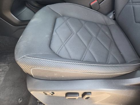 Used 2025 Volkswagen Atlas Cross Sport SE FWD image 22