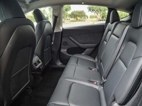 Used 2023 Tesla Model Y Long Range AWD/4WD image 17