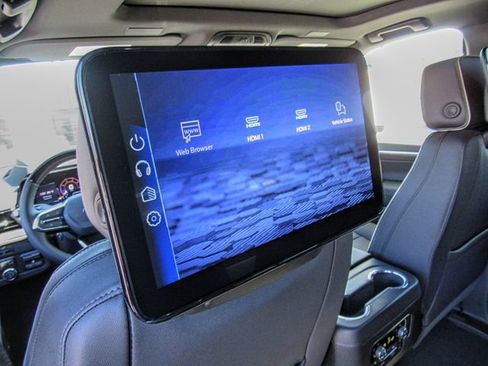 New 2026 Chevrolet Suburban Premier image 17