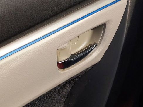 Used 2014 Toyota Corolla LE image 29