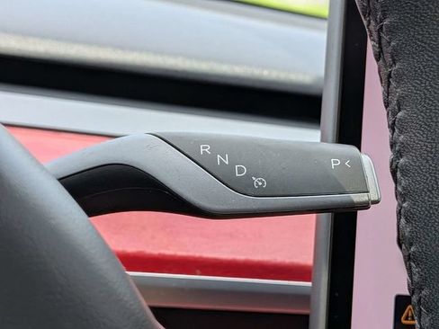 Used 2021 Tesla Model Y Long Range AWD/4WD image 28