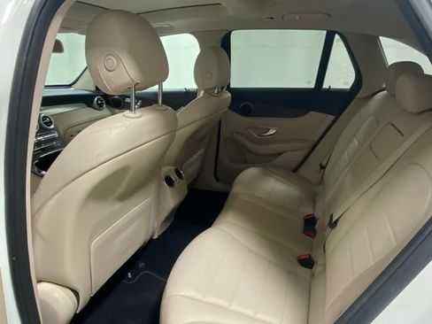Used 2019 Mercedes-Benz GLC 300 4MATIC image 12