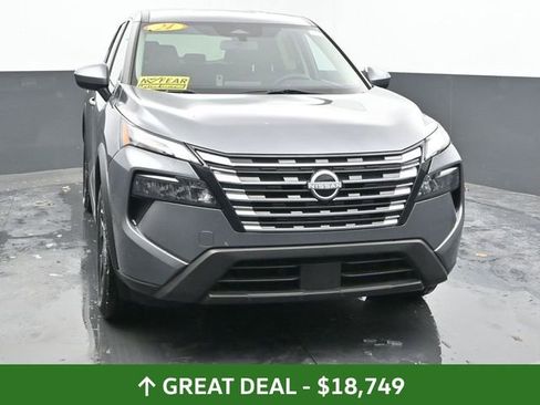 Used 2024 Nissan Rogue SV image 4