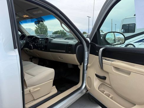 Used 2010 GMC Sierra 2500 SLE AWD/4WD image 18