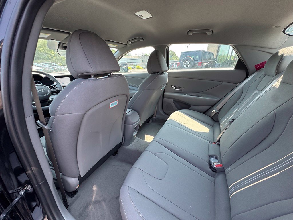 New 2026 Hyundai Elantra SEL FWD image 13