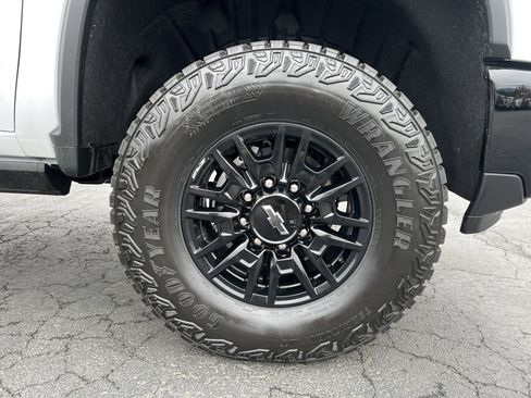 New 2026 Chevrolet Silverado 2500 ZR2 image 13