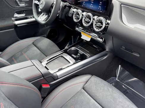 Used 2025 Mercedes-Benz GLA 35 AMG 4MATIC image 28