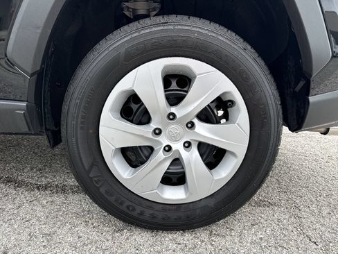 Certified 2025 Toyota RAV4 LE FWD image 18