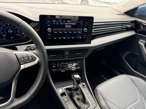 Certified 2025 Volkswagen Jetta SEL FWD image 29