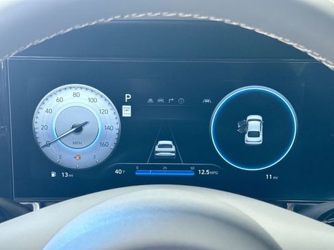 Certified 2025 Hyundai Elantra SEL FWD image 17