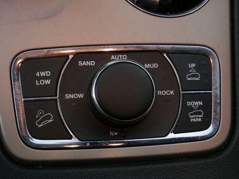 Used 2014 Jeep Grand Cherokee Overland AWD/4WD image 22