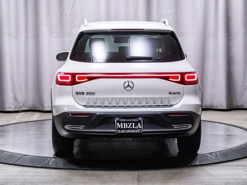 Certified 2022 Mercedes-Benz EQB 300 4MATIC image 3