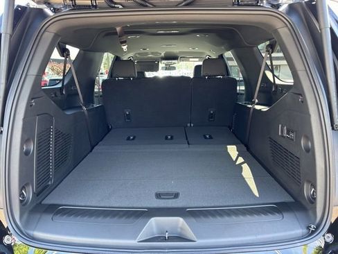New 2026 Chevrolet Suburban LT w/ Comfort Package AWD/4WD image 34