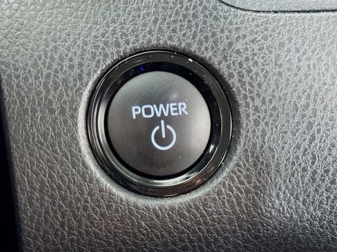 Used 2025 Toyota Camry LE image 27