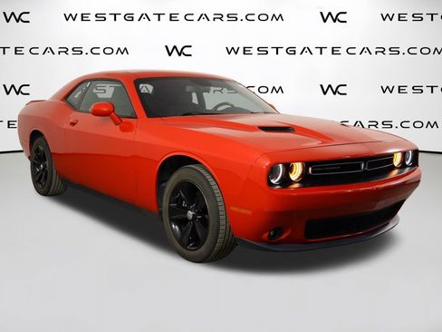 Used 2021 Dodge Challenger SXT w/ Driver Convenience Group image 34