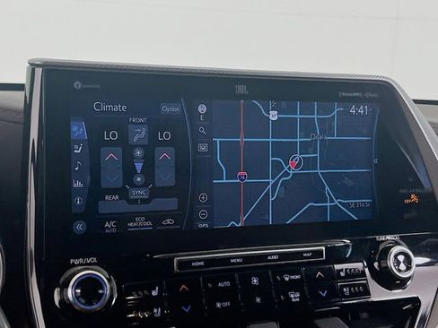 Used 2022 Toyota Highlander Platinum FWD image 13
