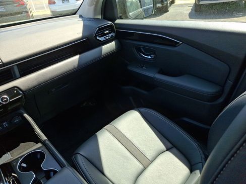 Used 2025 Honda Pilot EX-L image 12