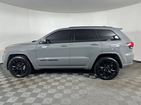 Used 2021 Jeep Grand Cherokee Laredo X AWD/4WD image 2