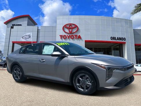 Used 2025 Kia K4 LXS FWD image 1
