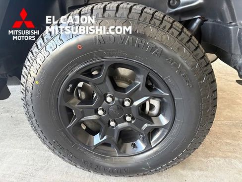 Used 2023 Jeep Wrangler Unlimited w/ Sun & Screen Package AWD/4WD image 5