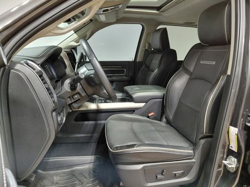 Used 2024 RAM 3500 Laramie image 37