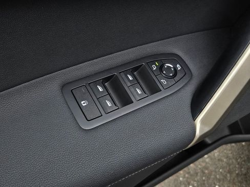 Used 2024 BMW iX xDrive50 w/ Sport Package image 13