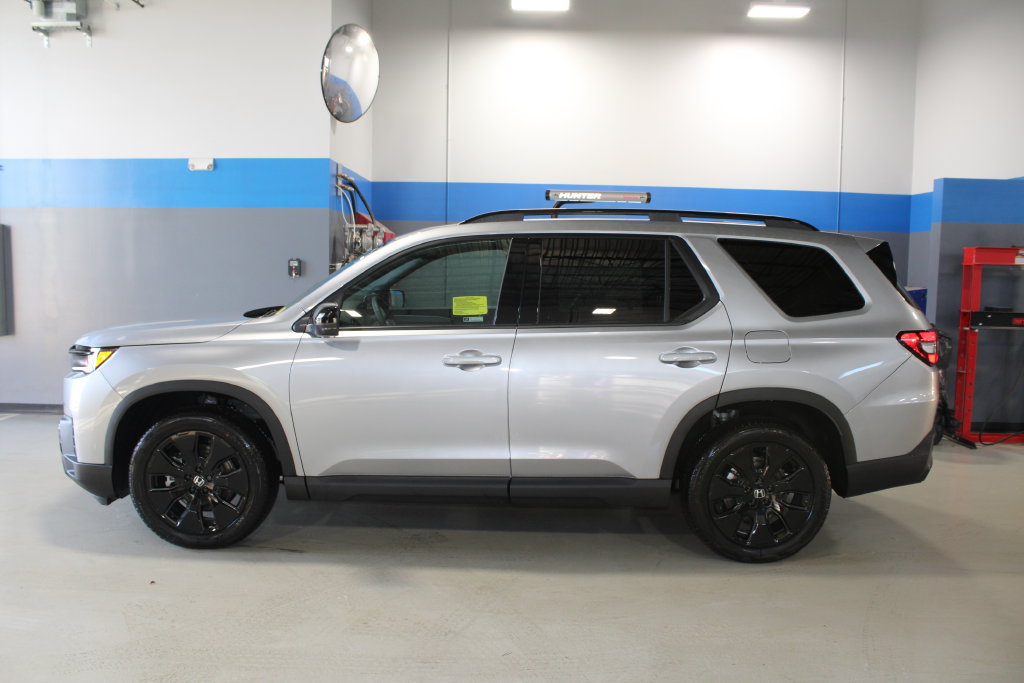 New 2026 Honda Pilot Black Edition image 8