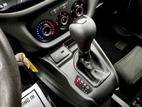 Used 2022 RAM ProMaster City Tradesman FWD image 16
