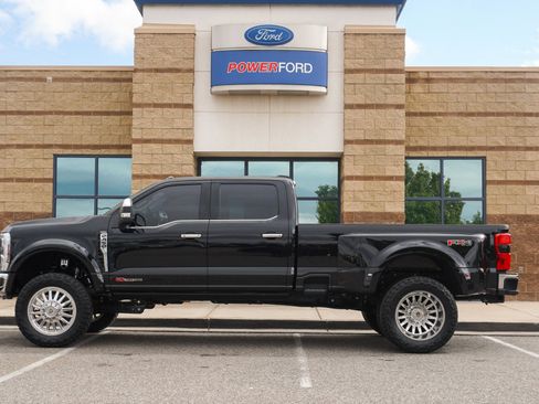 Used 2025 Ford F450 Lariat w/ Chrome Package image 8