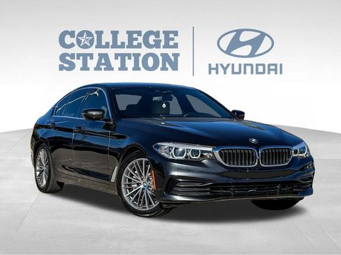 Used 2019 BMW 530i w/ Premium Package image 3