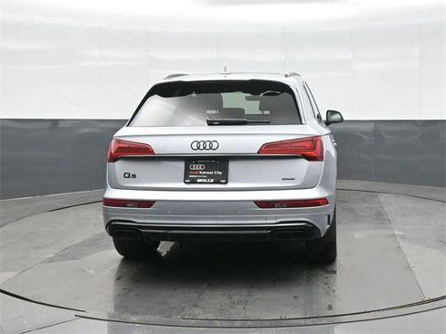 Used 2024 Audi Q5 e Premium Plus w/ Premium Plus Package image 6