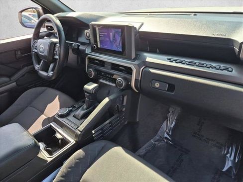 Used 2025 Toyota Tacoma SR5 AWD/4WD image 22