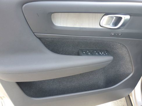 Certified 2023 Volvo XC40 B4 Plus w/ Protection Package FWD image 19