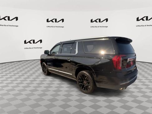 Used 2022 GMC Yukon XL Denali AWD/4WD image 7