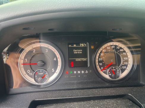 Used 2018 RAM 2500 Tradesman w/ Chrome Appearance Group image 16