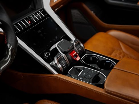 Used 2019 Lamborghini Urus AWD/4WD image 54