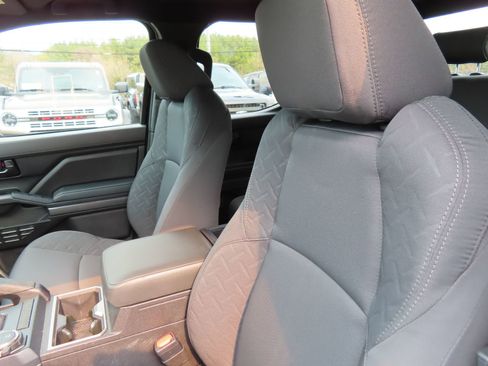 Used 2025 Toyota Tacoma SR5 image 29