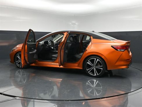 Used 2020 Nissan Sentra SR w/ Premium Package FWD image 38