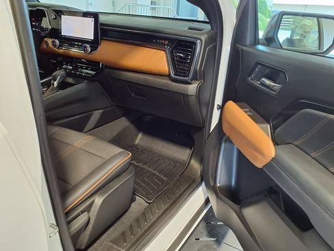 Used 2024 GMC Canyon AT4 AWD/4WD image 27